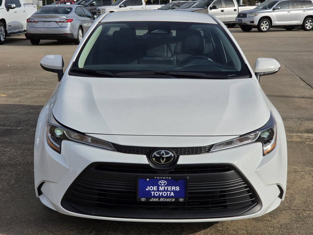 Used 2026 Toyota Corolla LE FWD image 3