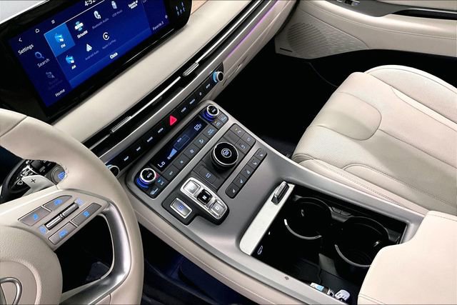 Used 2024 Hyundai Palisade Limited FWD image 16