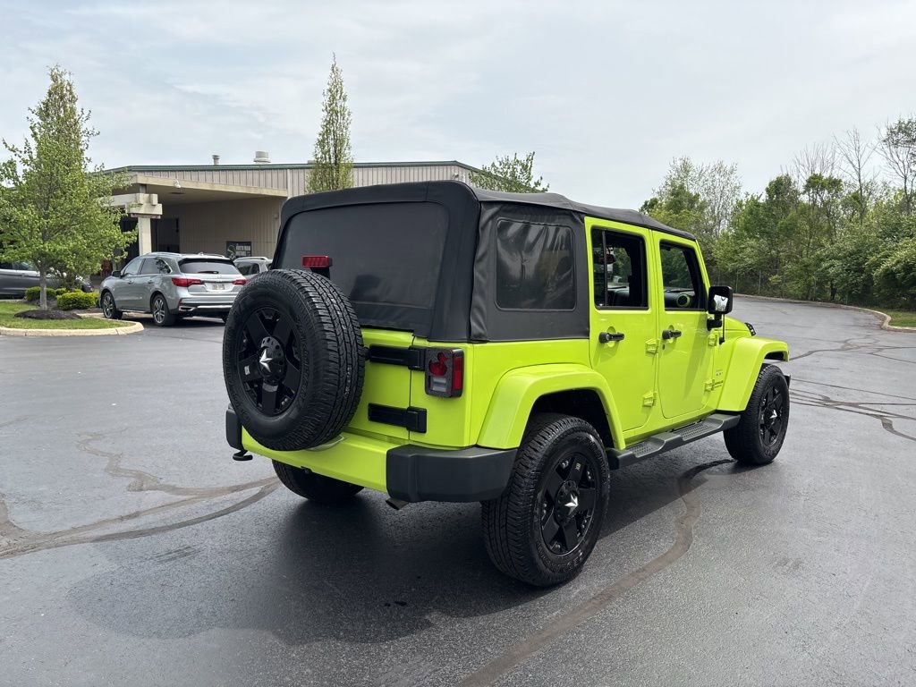 Used 2016 Jeep Wrangler Unlimited Sahara w/ Connectivity Group AWD/4WD image 9