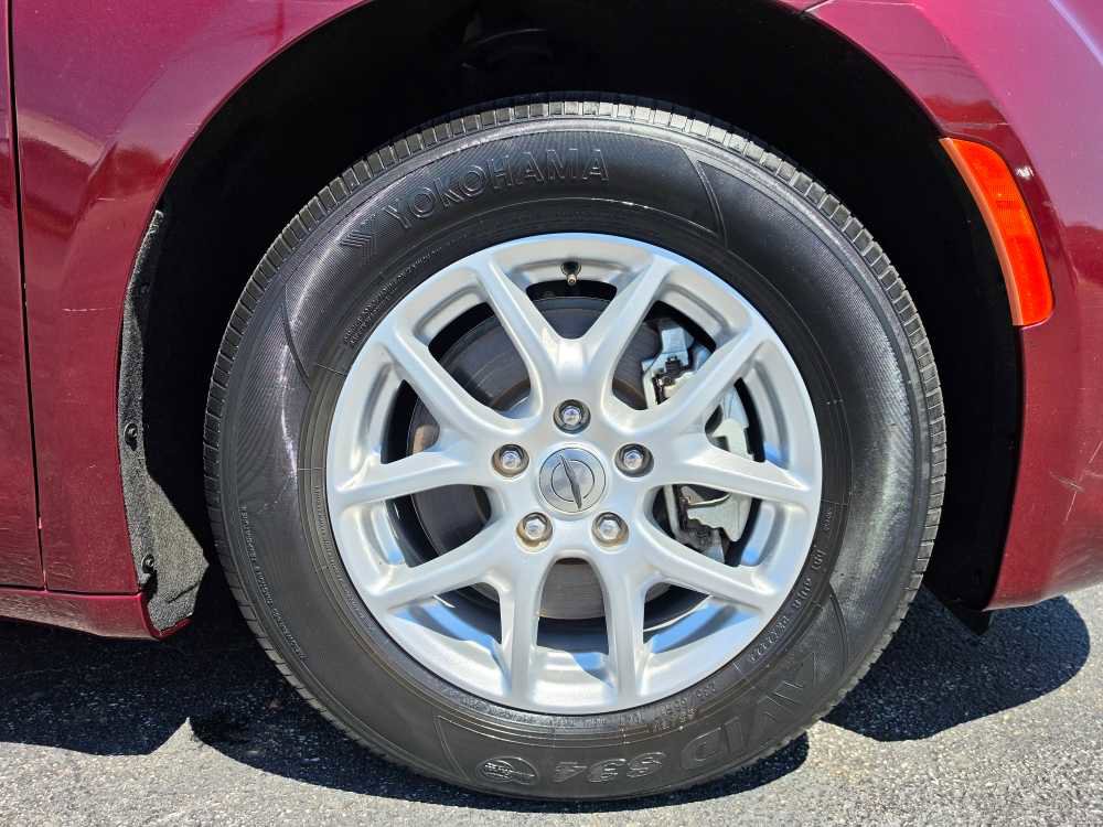 Used 2023 Chrysler Voyager LX FWD image 9