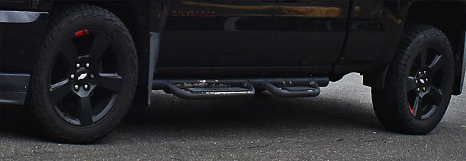 Used 2018 Chevrolet Silverado 1500 LT w/ Redline Edition AWD/4WD image 9