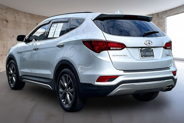 Used 2018 Hyundai Santa Fe Sport w/ Cargo Package AWD/4WD image 4