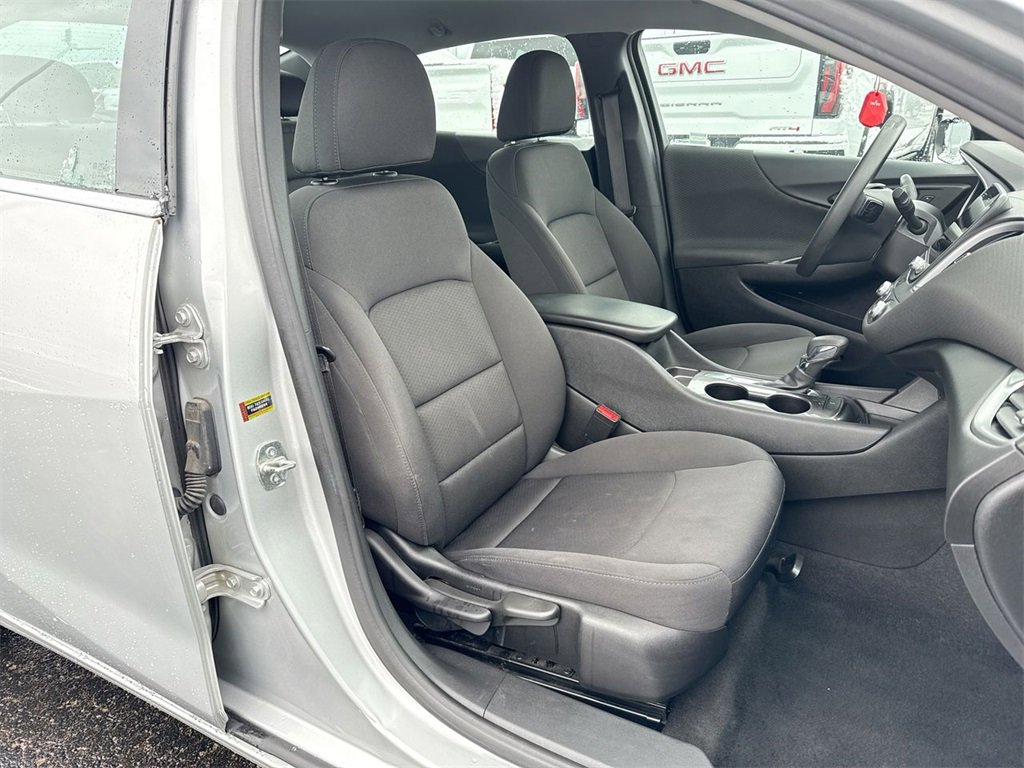 Used 2021 Chevrolet Malibu LS image 25