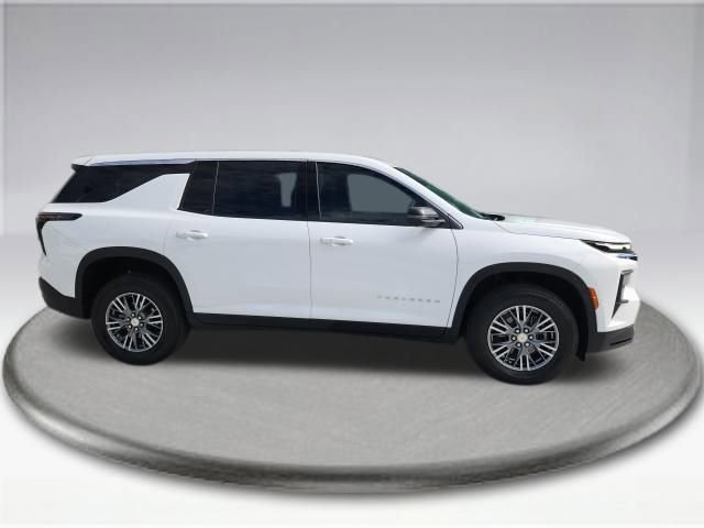 Used 2024 Chevrolet Traverse LS image 7