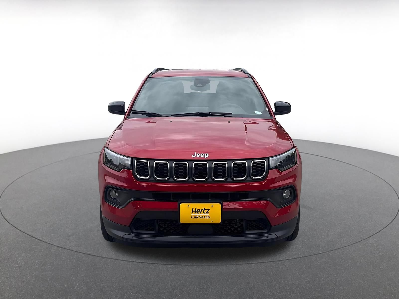 Used 2025 Jeep Compass Latitude AWD/4WD image 2