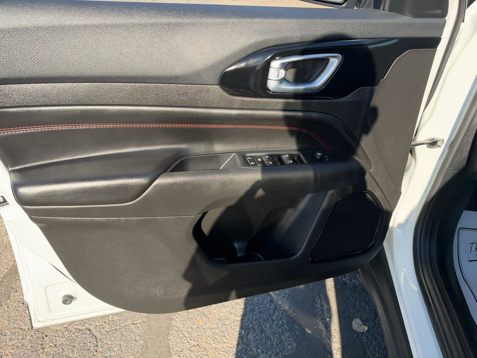Used 2025 Jeep Compass Trailhawk AWD/4WD image 14