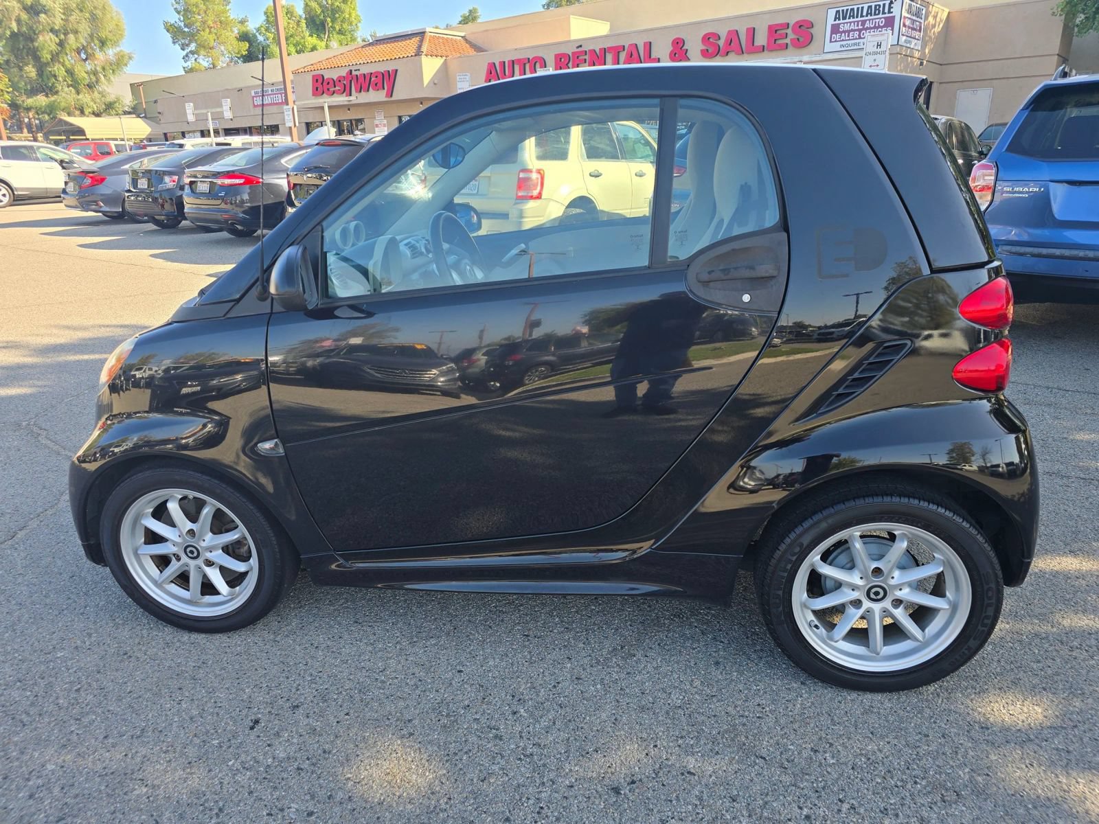 Used 2016 smart fortwo electric drive RWD image 8