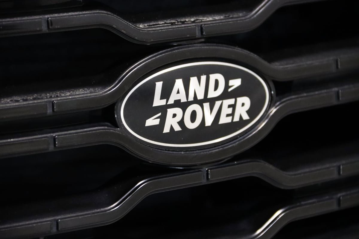 Used 2018 Land Rover Range Rover Supercharged AWD/4WD image 4