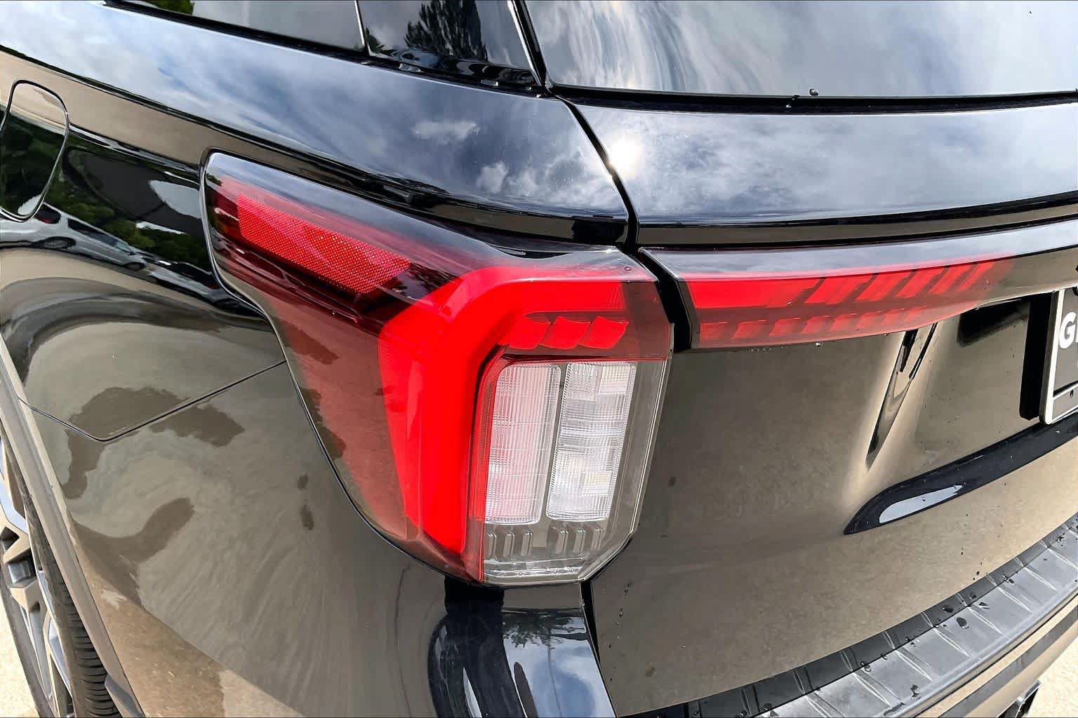 Used 2025 Ford Explorer ST-Line w/ ST-Line Street Pack AWD/4WD image 54