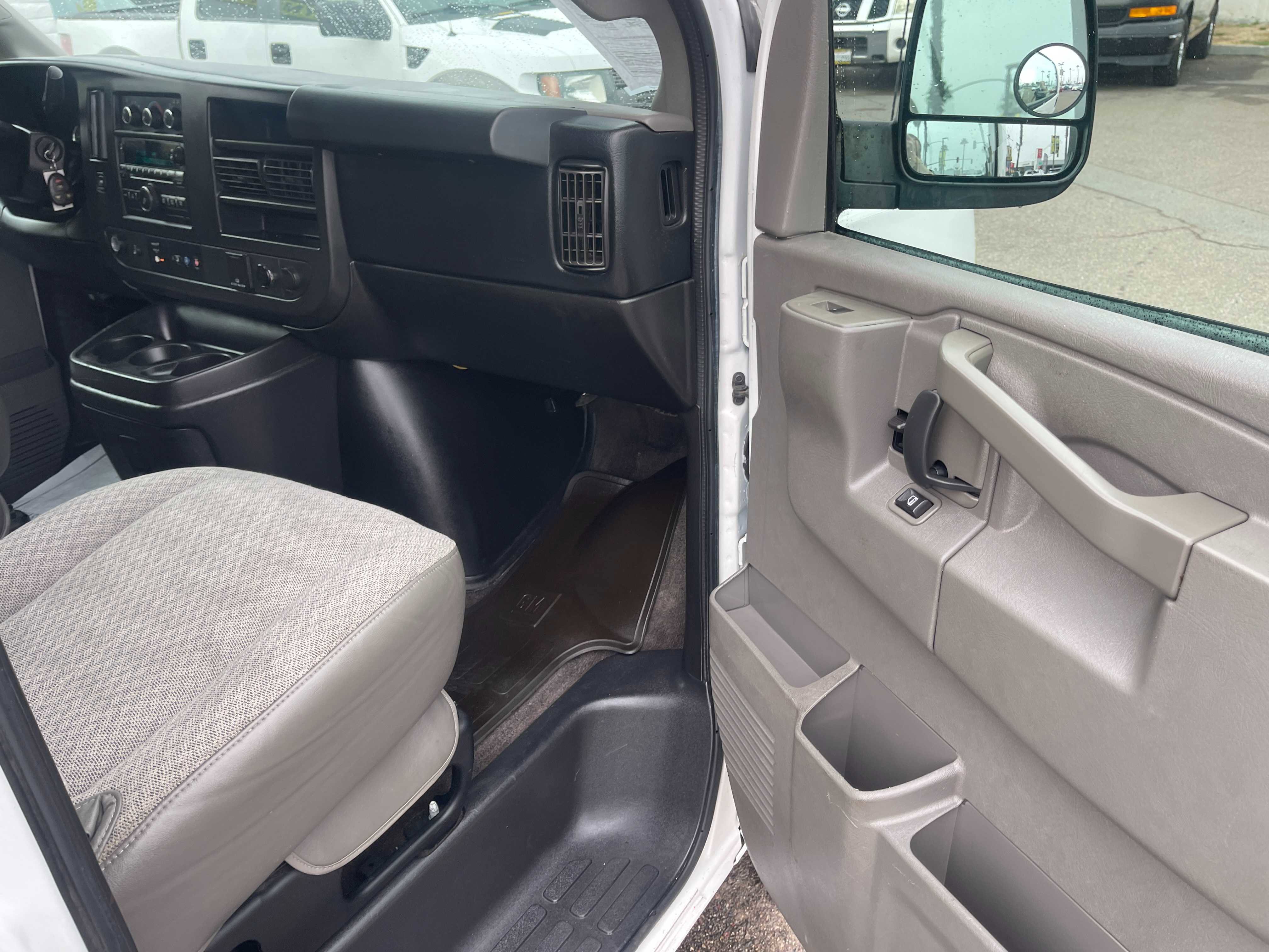 Used 2016 Chevrolet Express 3500 LT w/ LT Preferred Equipment Group image 16