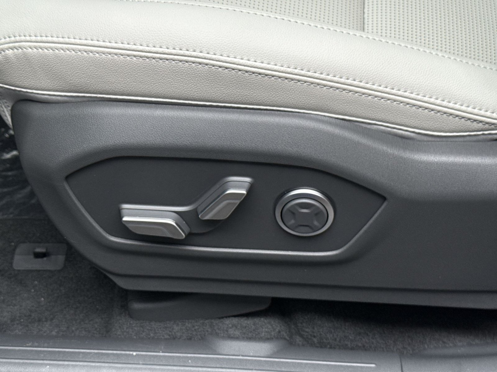 New 2027 Hyundai Santa Fe Limited AWD/4WD image 14
