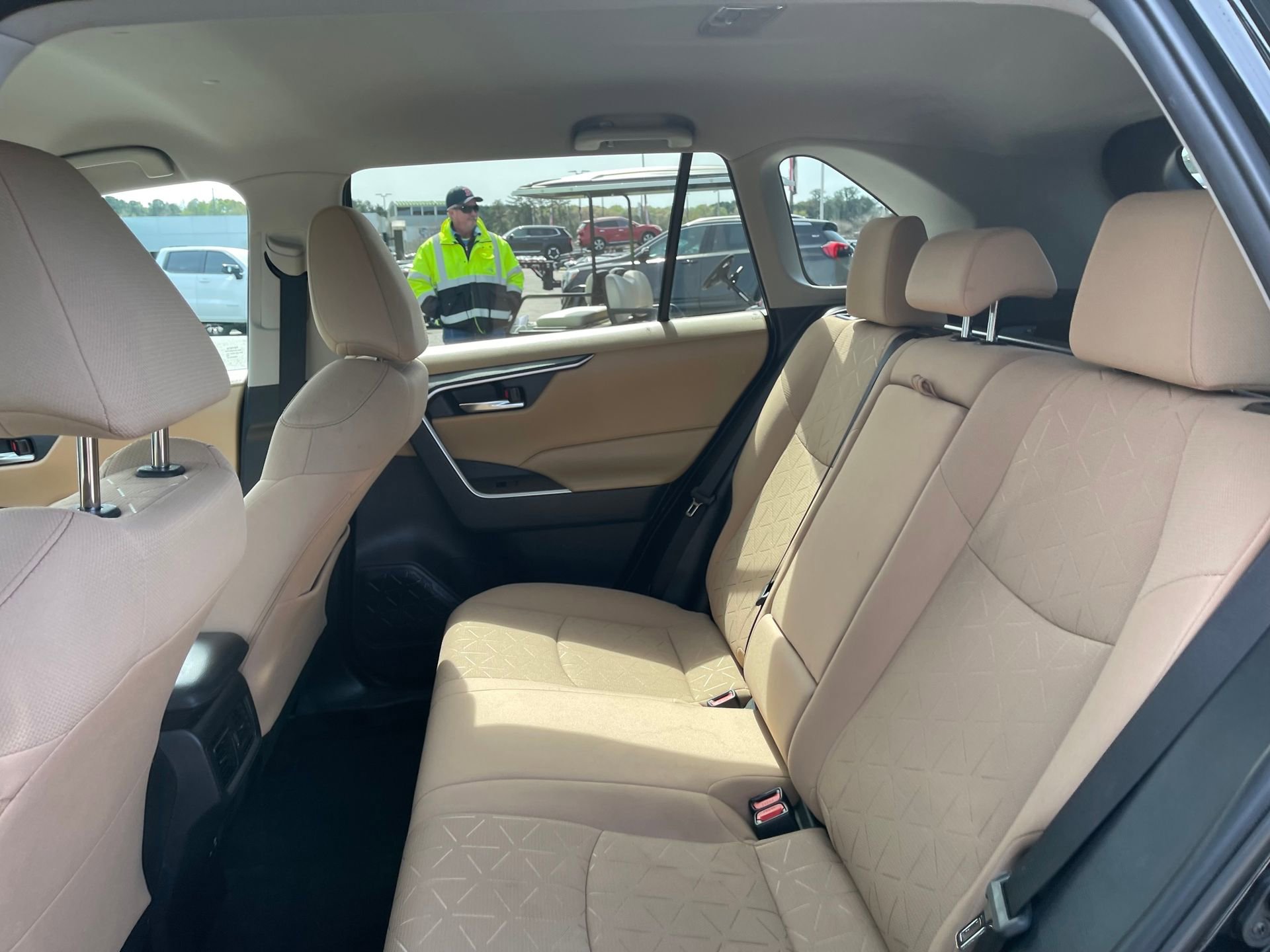 Used 2021 Toyota RAV4 XLE image 26