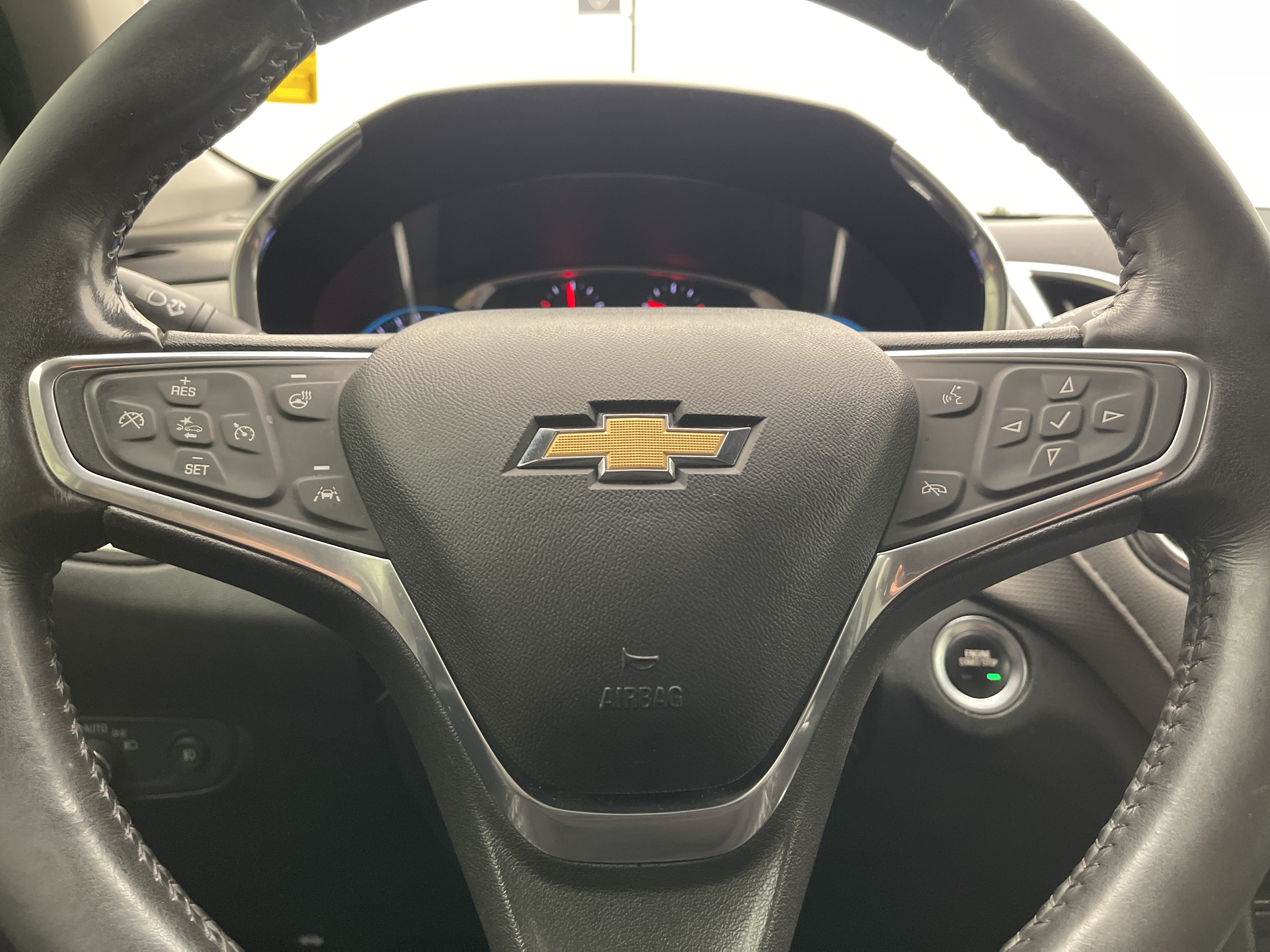 Used 2020 Chevrolet Equinox Premier AWD/4WD image 15