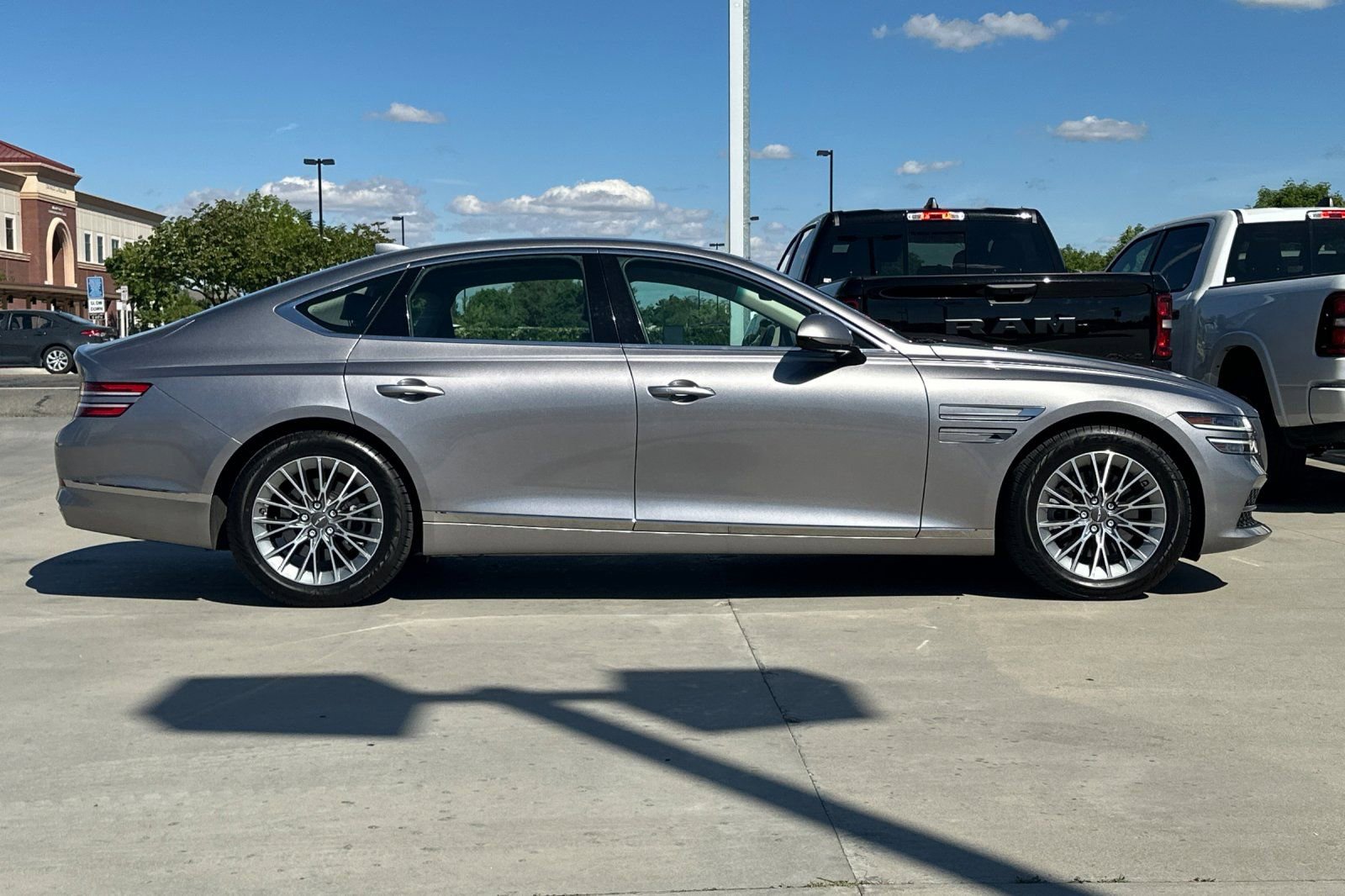 Used 2023 Genesis G80 2.5T image 7