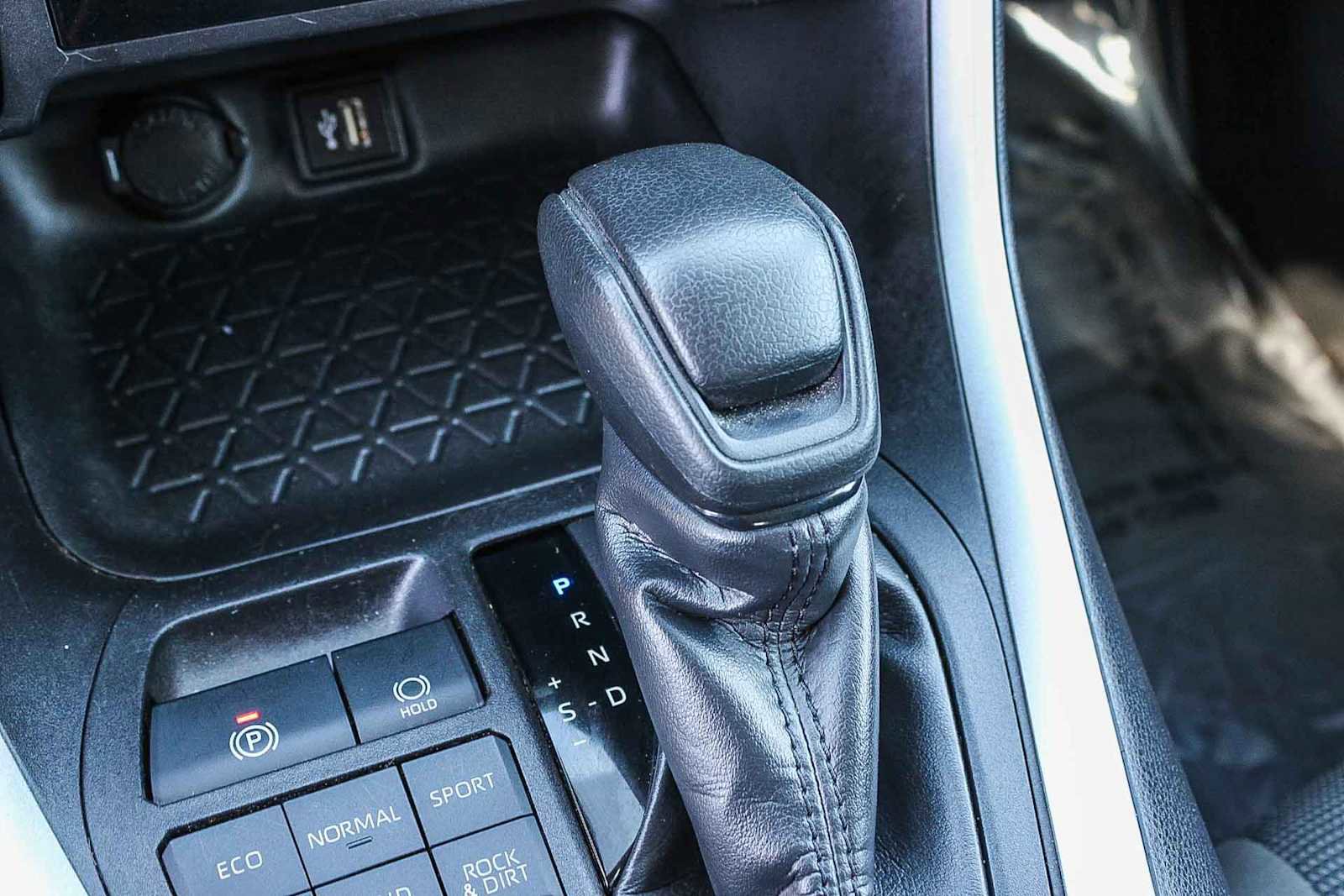 Used 2024 Toyota RAV4 LE image 19