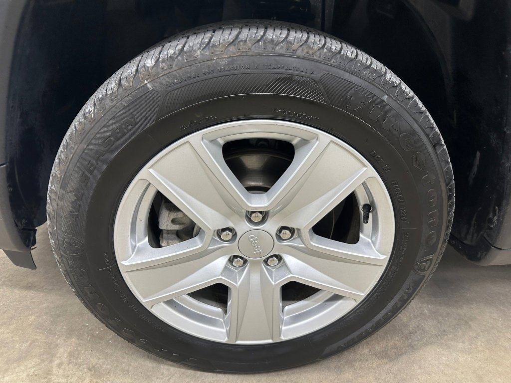 Used 2022 Jeep Compass Latitude w/ Convenience Group image 35