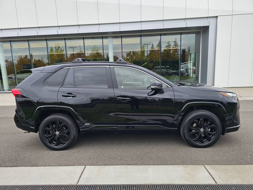 Used 2022 Toyota RAV4 SE w/ SE Grade Weather Package AWD/4WD image 6