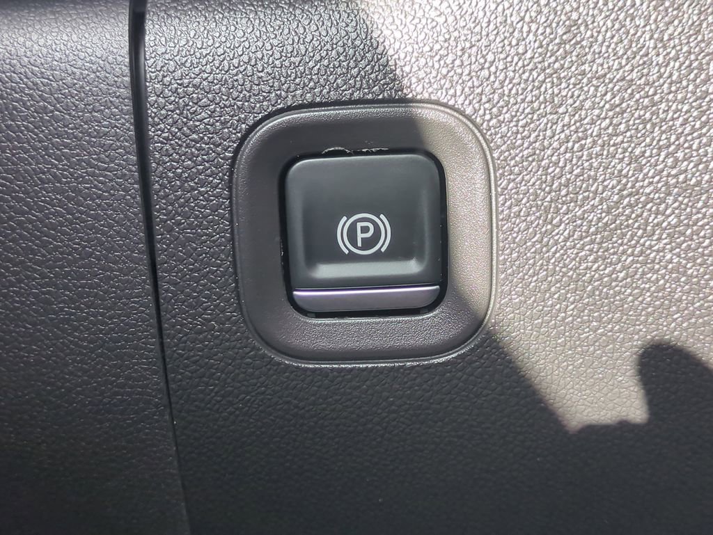 Used 2025 GMC Sierra 1500 Pro w/ Convenience Package image 25