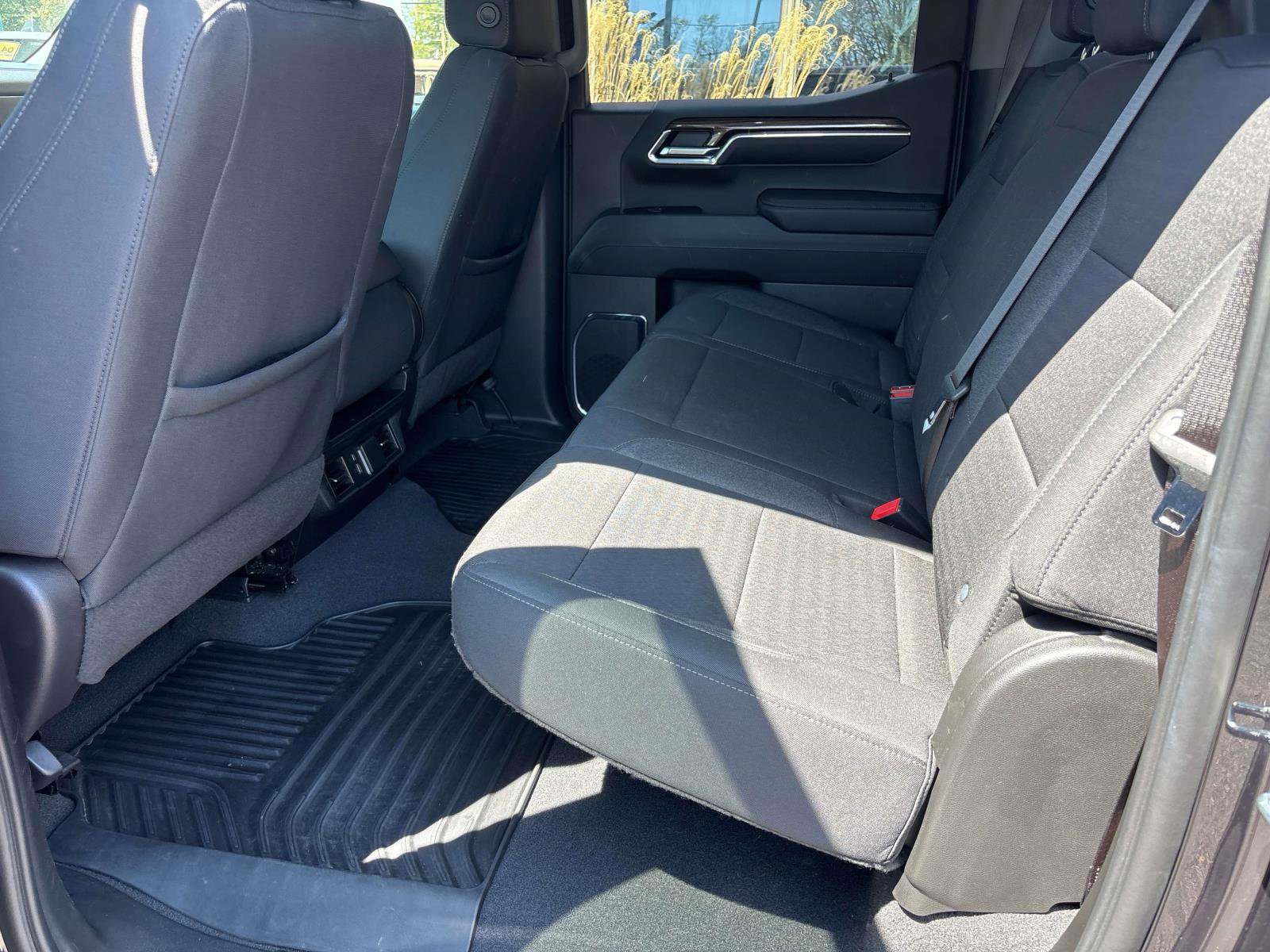 Used 2024 Chevrolet Silverado 1500 LT image 8