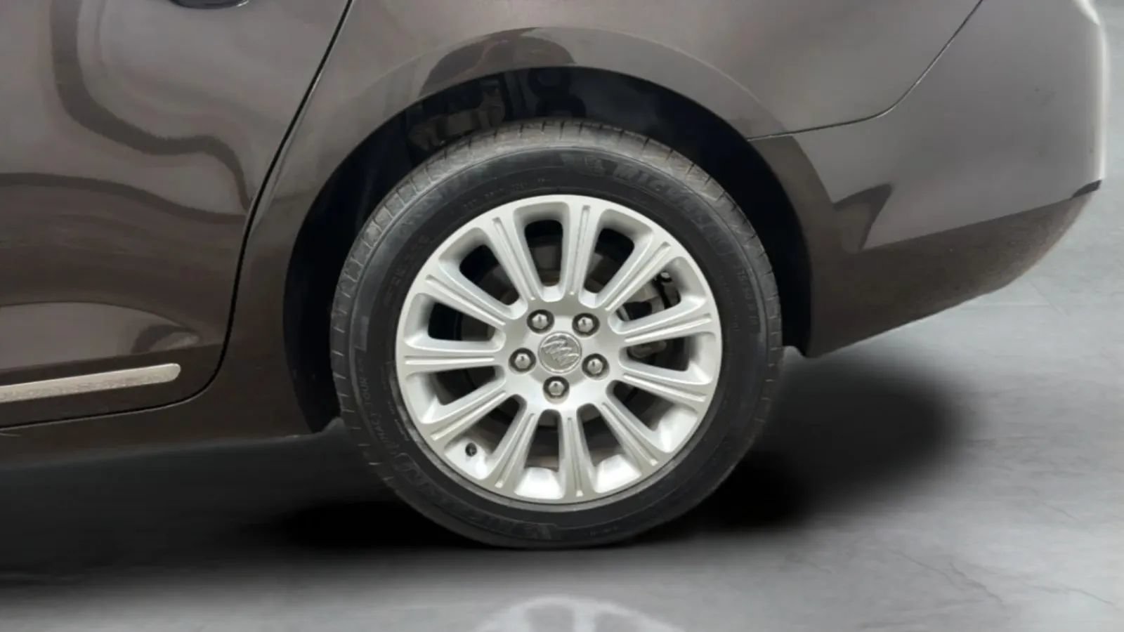 Used 2013 Buick LaCrosse Leather FWD image 25