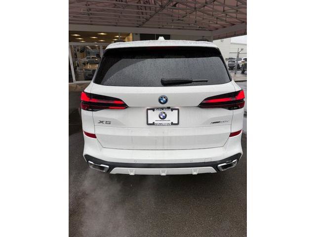 Certified 2026 BMW X5 xDrive50e w/ M Sport Package image 3