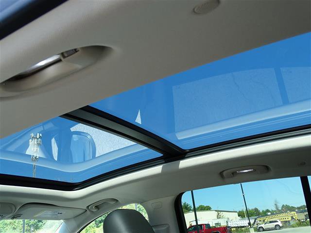 Used 2022 Buick Envision Essence w/ Sport Touring Package image 8