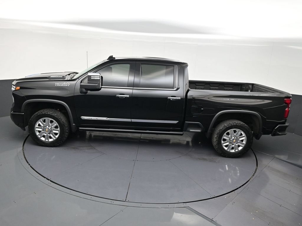 Used 2024 Chevrolet Silverado 2500 High Country w/ High Country Premium Package AWD/4WD image 10