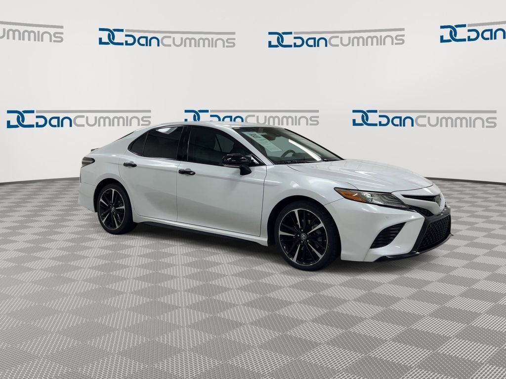 Used 2018 Toyota Camry XSE FWD image 2