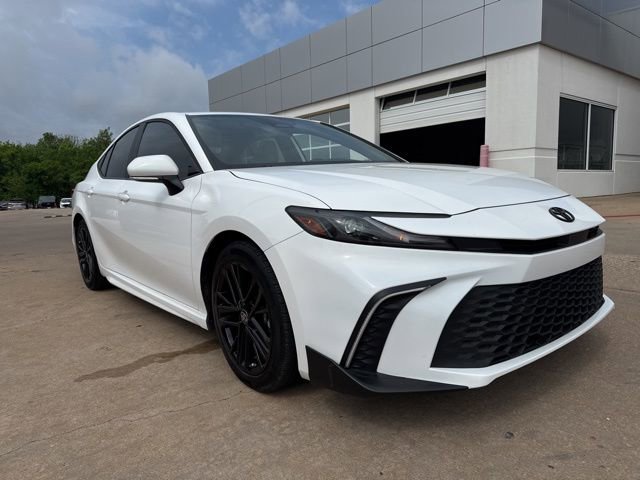 Used 2025 Toyota Camry SE w/ Multimedia Upgrade Package FWD image 3