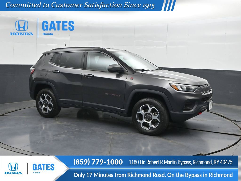 Used 2022 Jeep Compass Trailhawk w/ Trailhawk Convenience Group AWD/4WD image 1