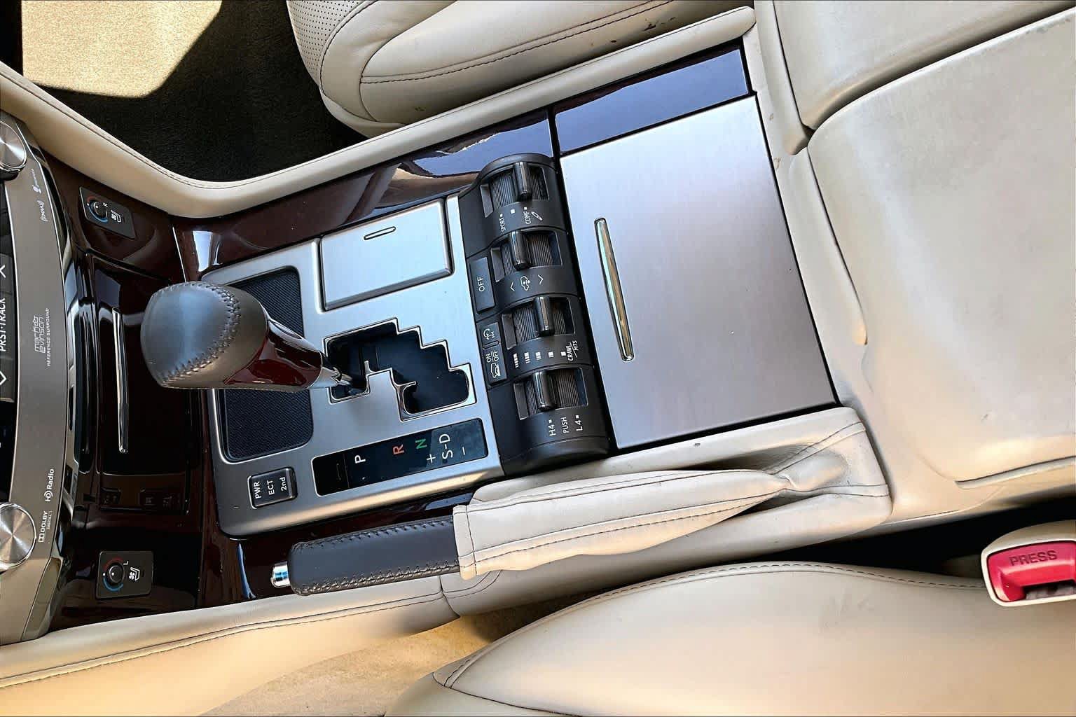 Used 2014 Lexus LX 570 4WD image 16