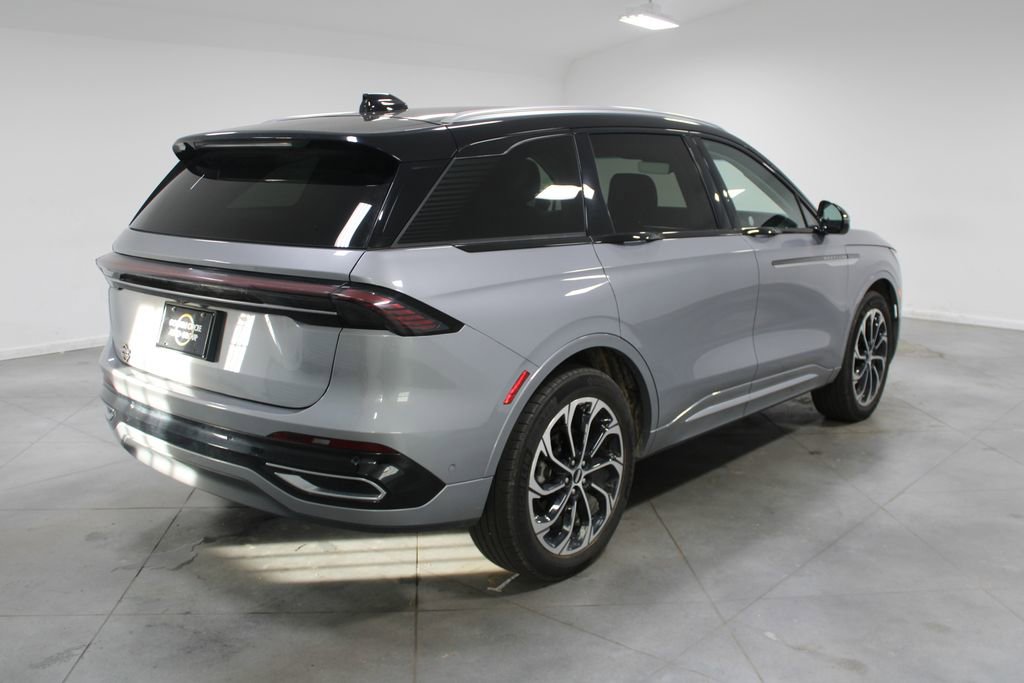 Used 2024 Lincoln Nautilus Reserve image 9