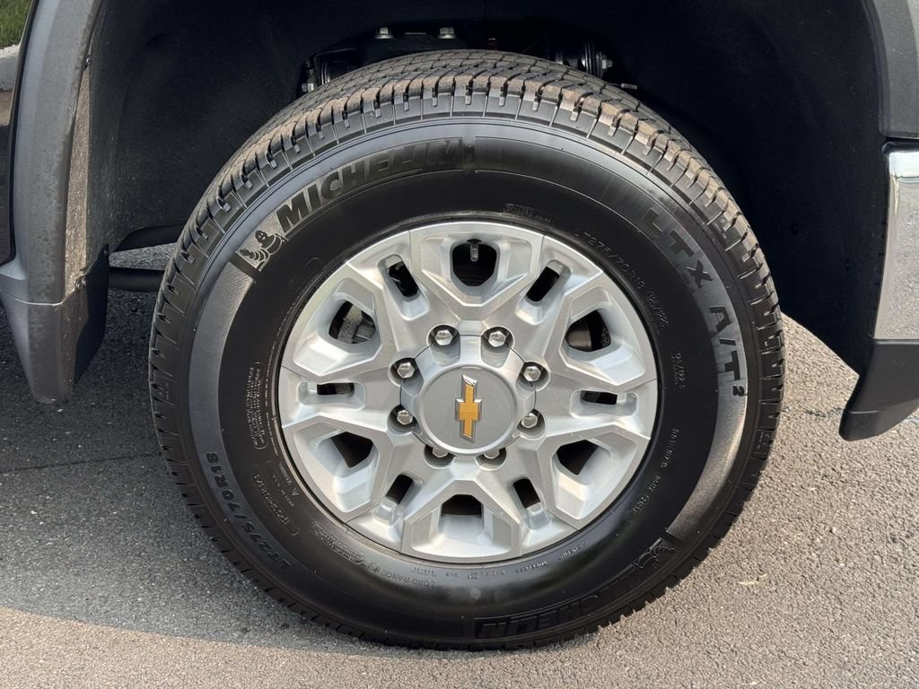 Used 2024 Chevrolet Silverado 2500 LTZ w/ LTZ Convenience Package AWD/4WD image 26
