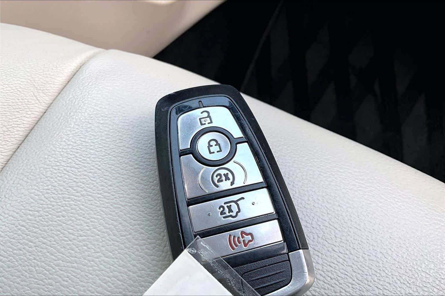 Used 2021 Ford Edge Titanium FWD image 15