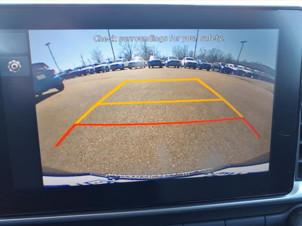 Certified 2025 Hyundai Venue SEL image 27