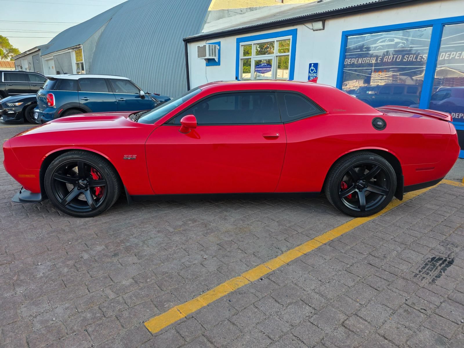 Used 2018 Dodge Challenger SRT w/ Technology Group RWD image 10