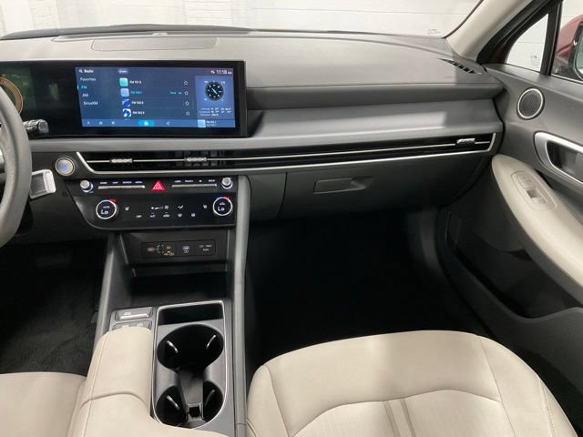 Used 2025 Hyundai Sonata SEL FWD image 16