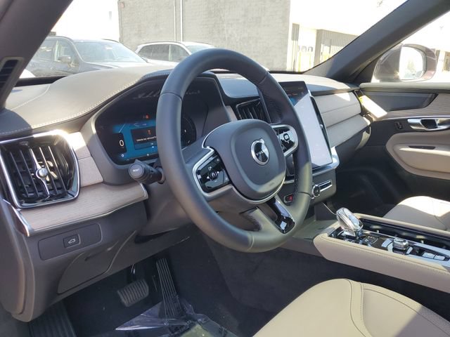 New 2026 Volvo XC90 B5 Plus w/ Protection Package Premier AWD/4WD image 8