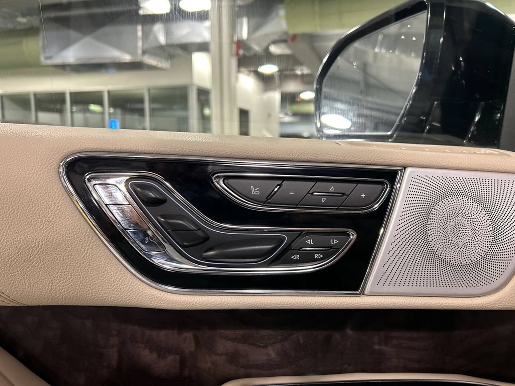 Used 2020 Lincoln Navigator L Reserve w/ Luxury Package AWD/4WD image 21