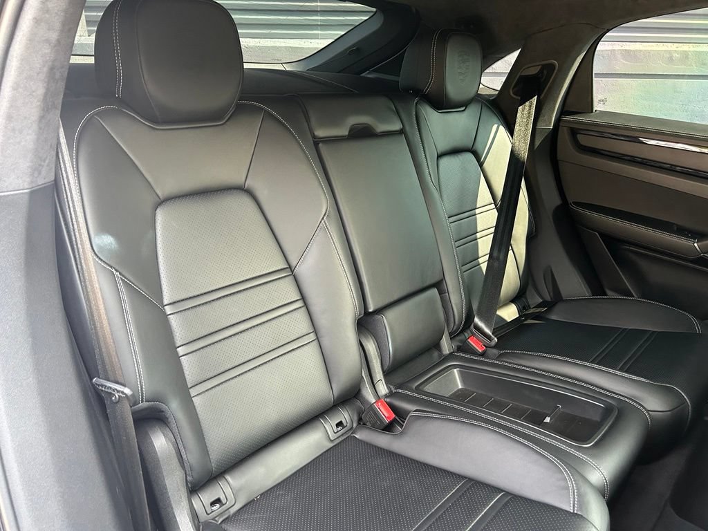 Certified 2023 Porsche Cayenne Turbo GT AWD/4WD image 30