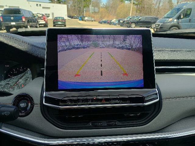 Used 2024 Jeep Compass Limited w/ Sun and Sound Group AWD/4WD image 32