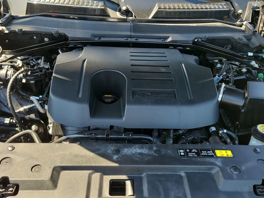 Used 2024 Land Rover Defender 110 X-Dynamic SE image 29