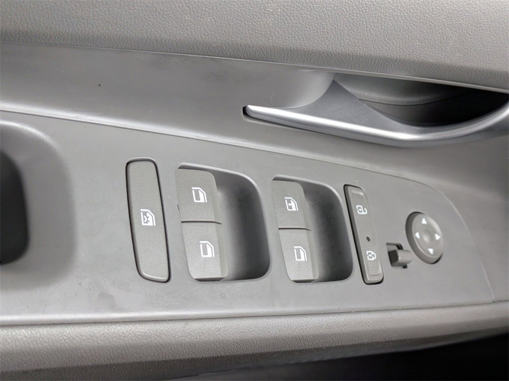 Used 2023 Hyundai Elantra SE w/ Cargo Package image 22