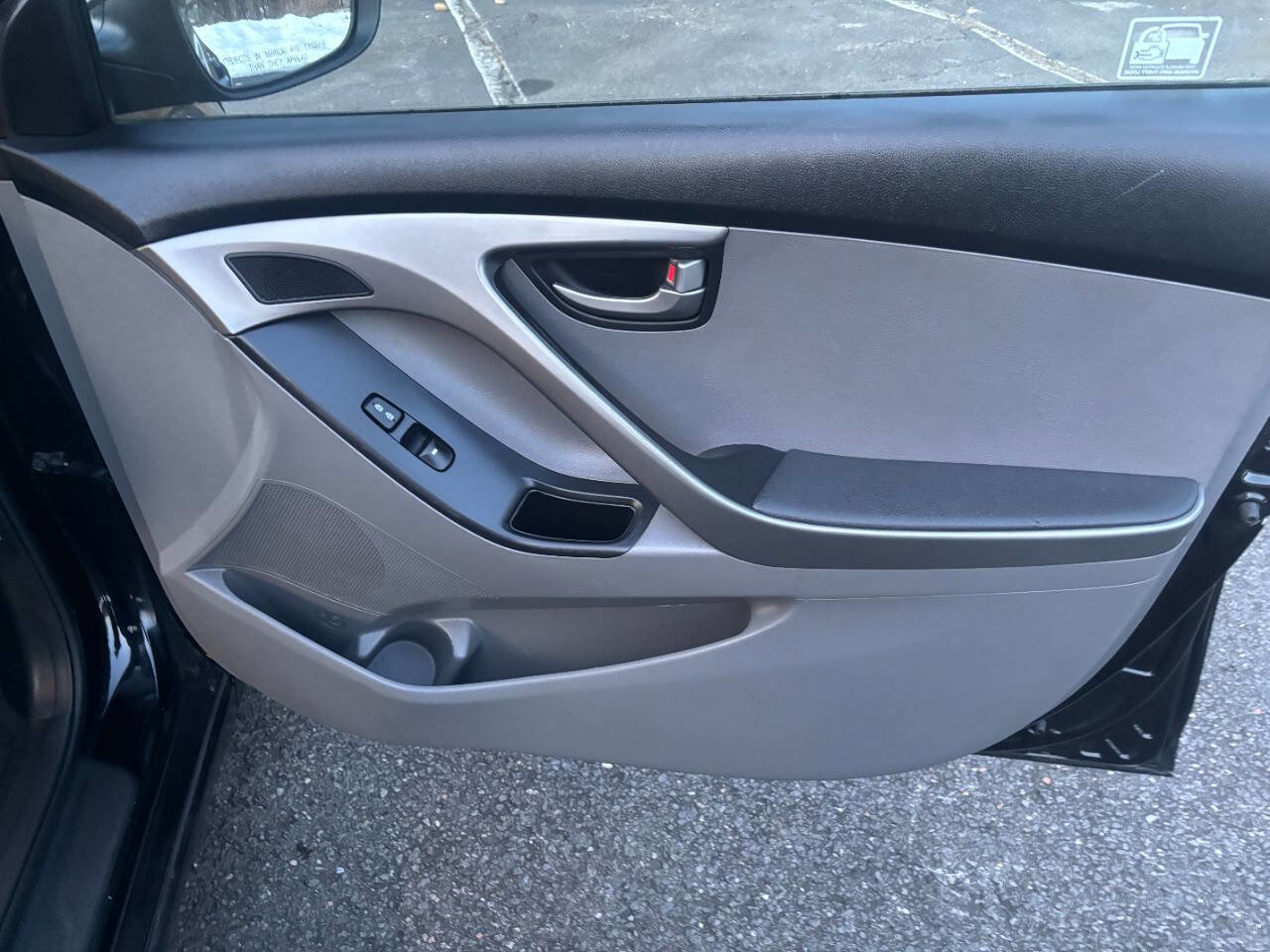 Used 2016 Hyundai Elantra SE image 25