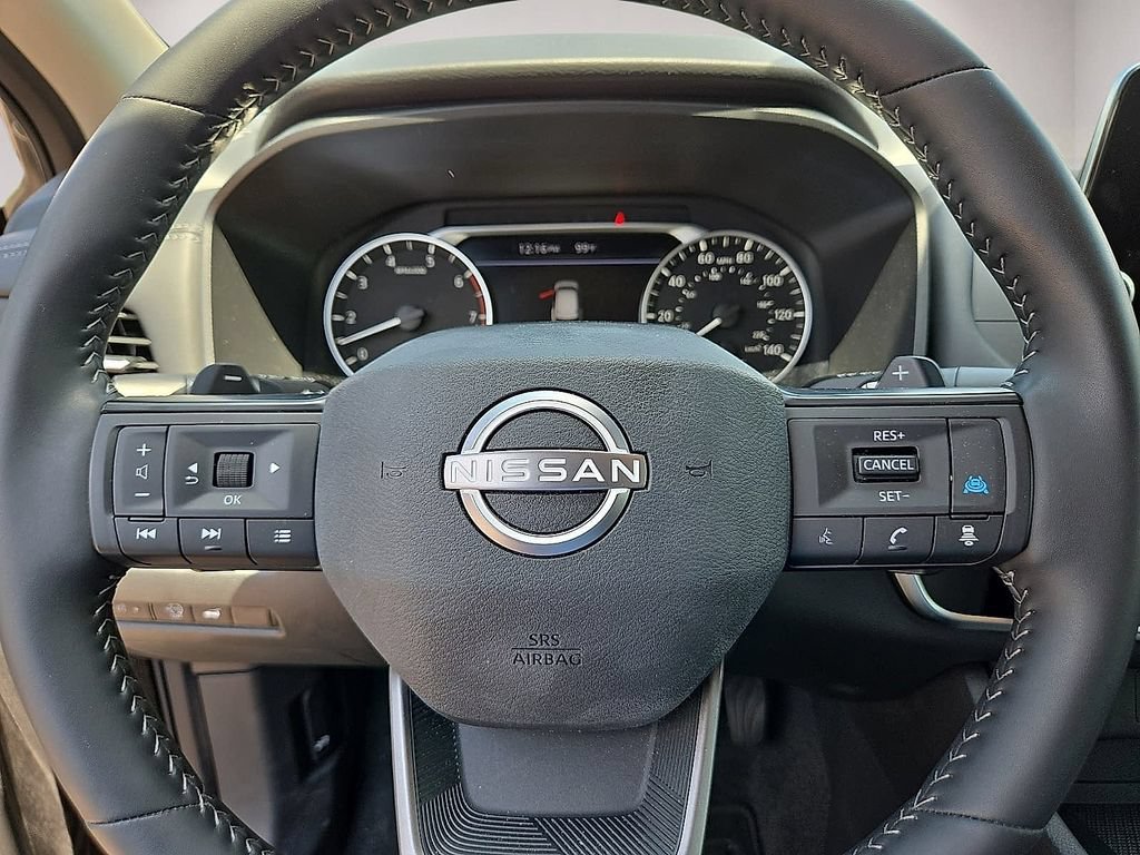Used 2025 Nissan Rogue SV FWD image 18