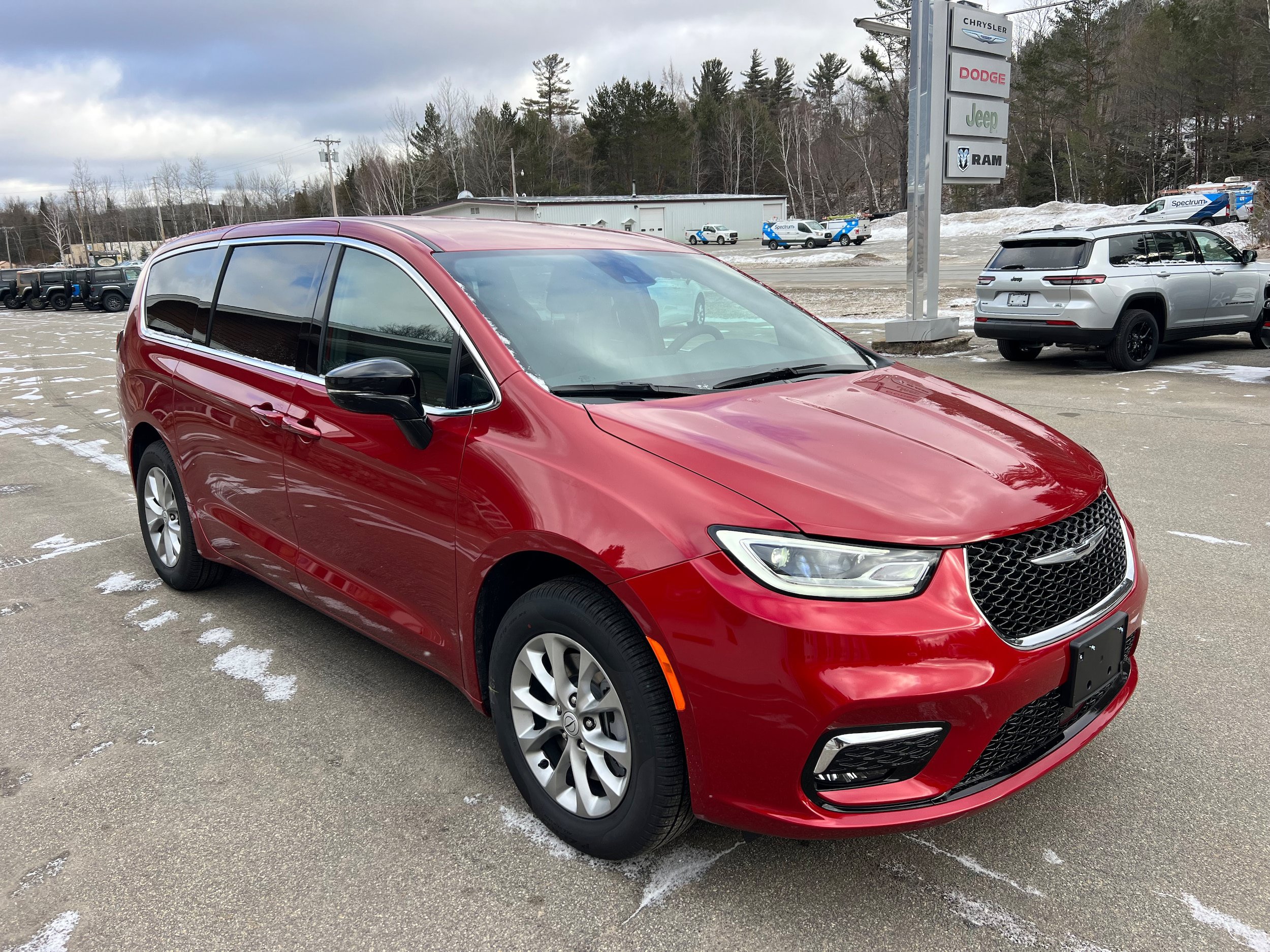 New 2026 Chrysler Pacifica Select AWD/4WD image 3