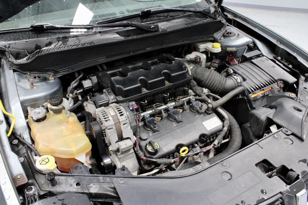 Used 2009 Dodge Avenger R/T FWD image 16