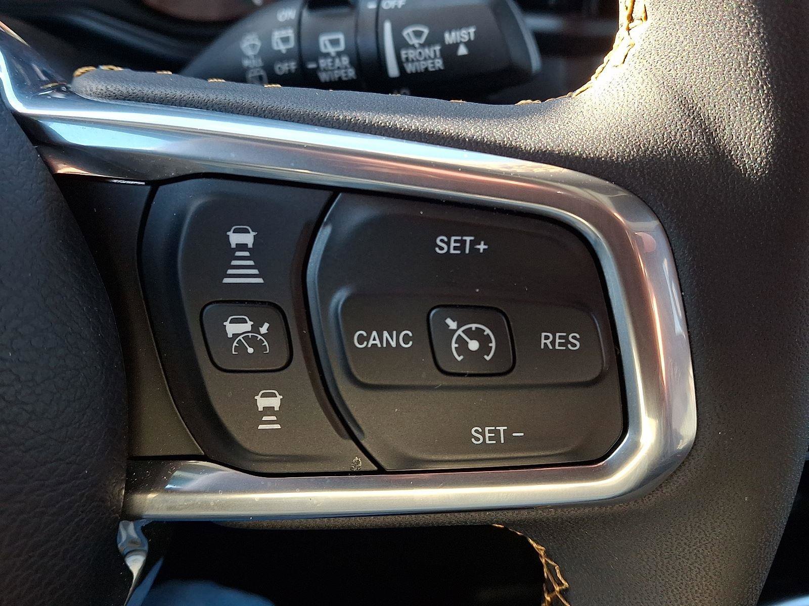 Used 2024 Jeep Wrangler Unlimited Sahara w/ Technology Group image 23