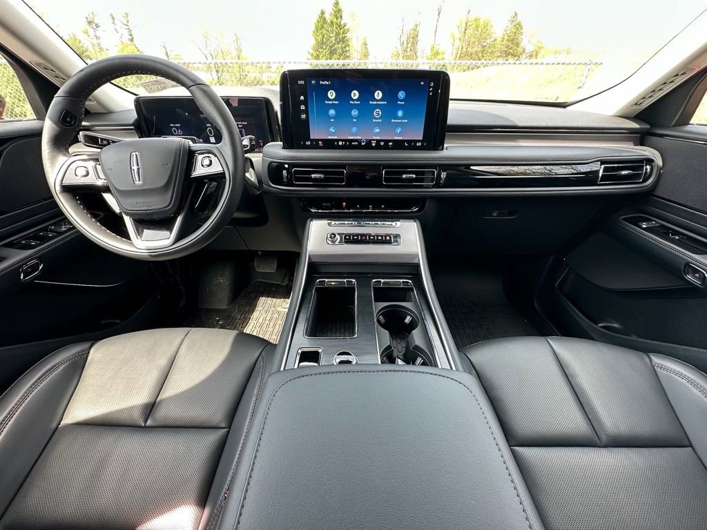 New 2026 Lincoln Aviator AWD w/ Jet Appearance Package image 21