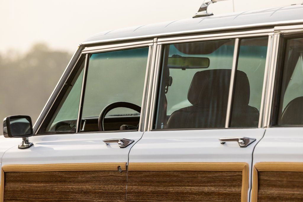 Used 1989 Jeep Grand Wagoneer AWD/4WD image 76